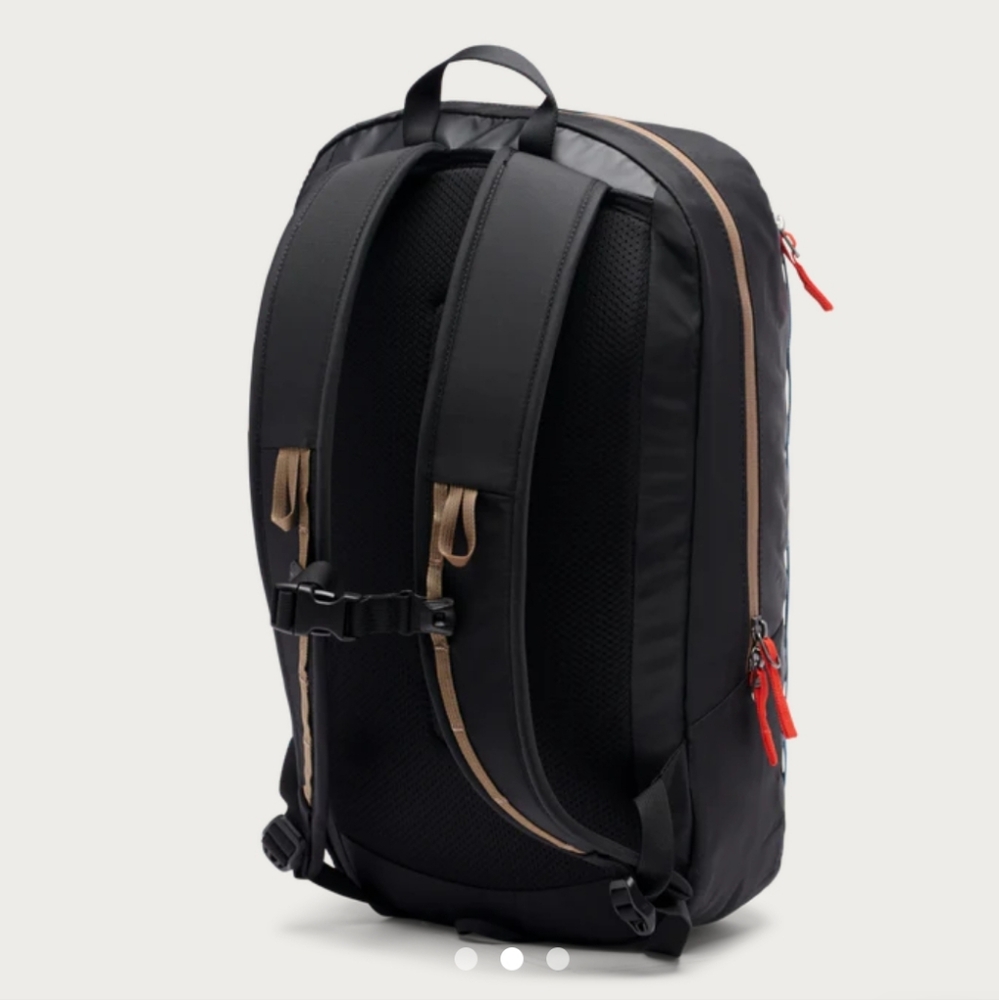 NWT Vaya 18L Backpack Cada Dia-Black - Picture 3 of 10